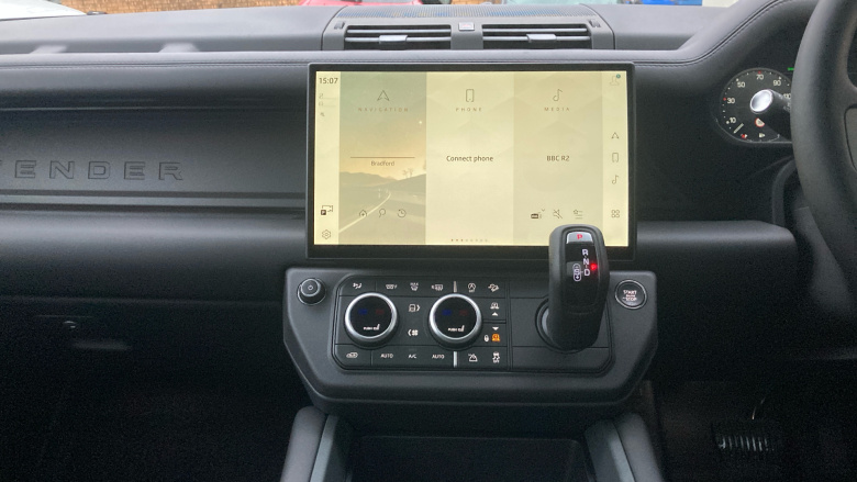 Land Rover Defender 3.0 D250 X-Dynamic HSE 110 5dr Auto Diesel Estate